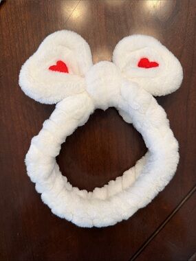Plush White Bow Headband with Red Heart Details - Kids Accessory